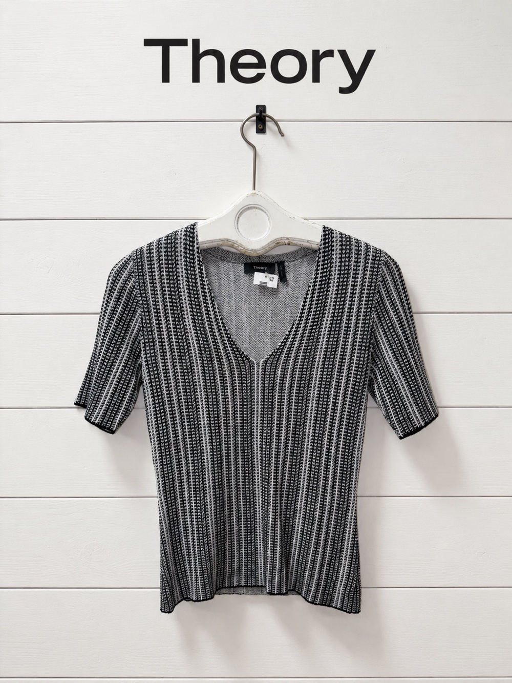 Theory NWT Rib Knit V-Neck Sweater Top Size S Black & White